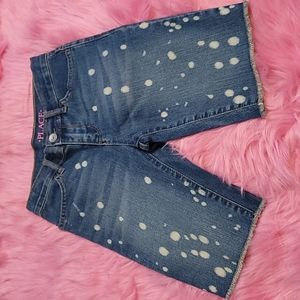 Children's place, Bermuda blue jeans shorts, size 6/7, NWOT, Bleach design